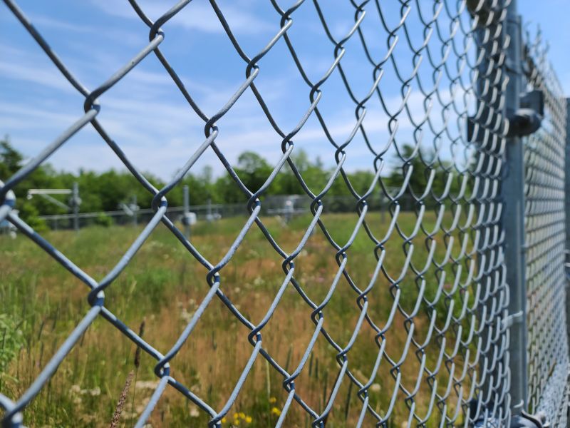 Diamond Mesh Fence Service detail